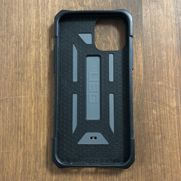 iPhone 12 case Urban Armour Gear - Picture 2 of 2
